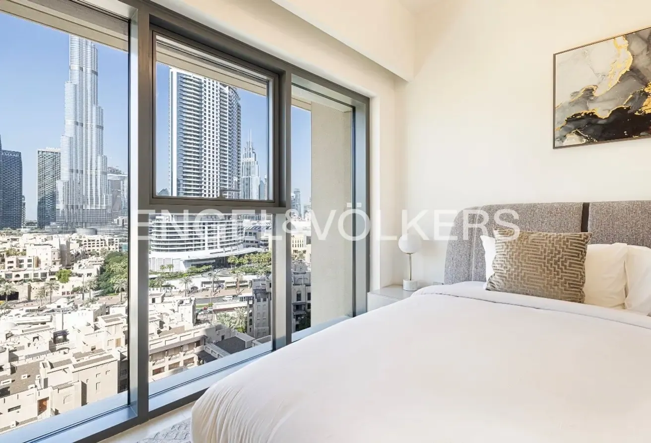Burj Khalifa View | Fully Furnished I Vacant
