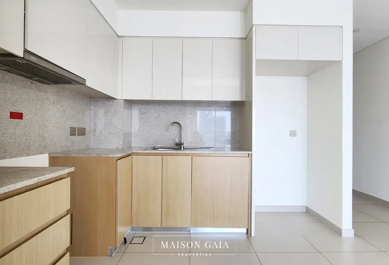 High Floor | 2 Balconies | Ready to Move