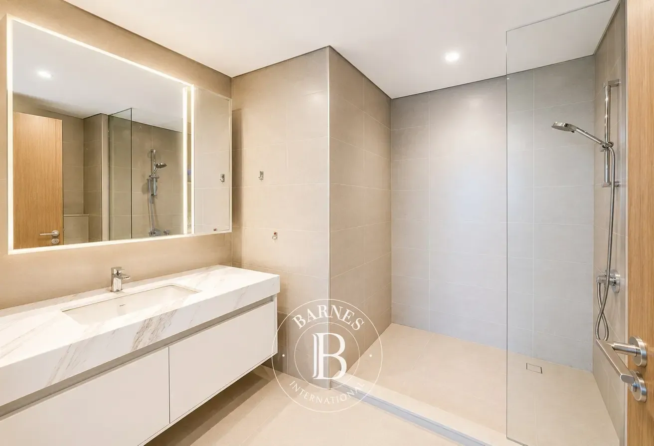 Close to Burj Khalifa and Dubai Mall | Furnished