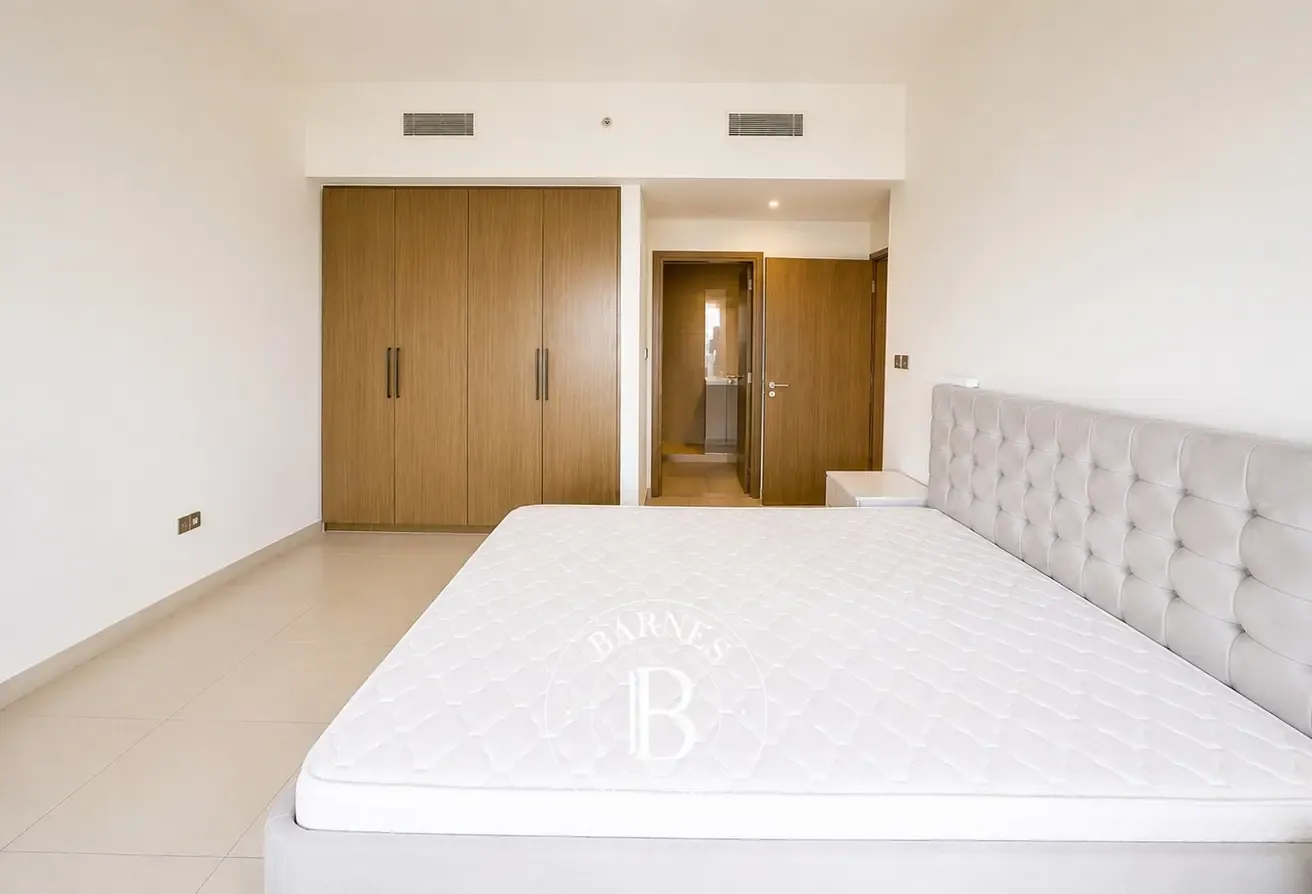 Close to Burj Khalifa and Dubai Mall | Furnished