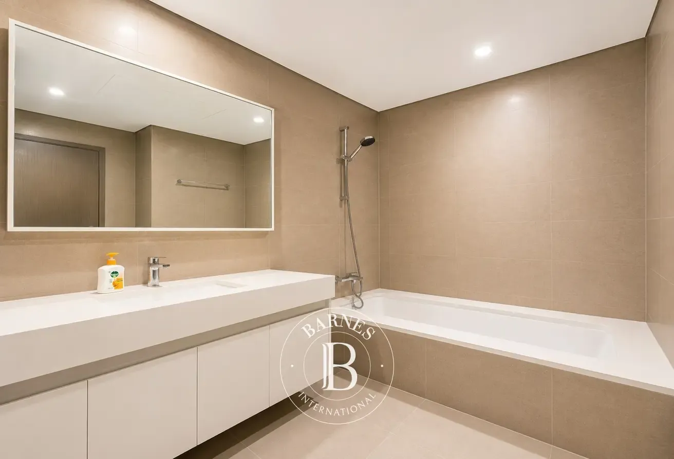 Close to Burj Khalifa and Dubai Mall | Furnished