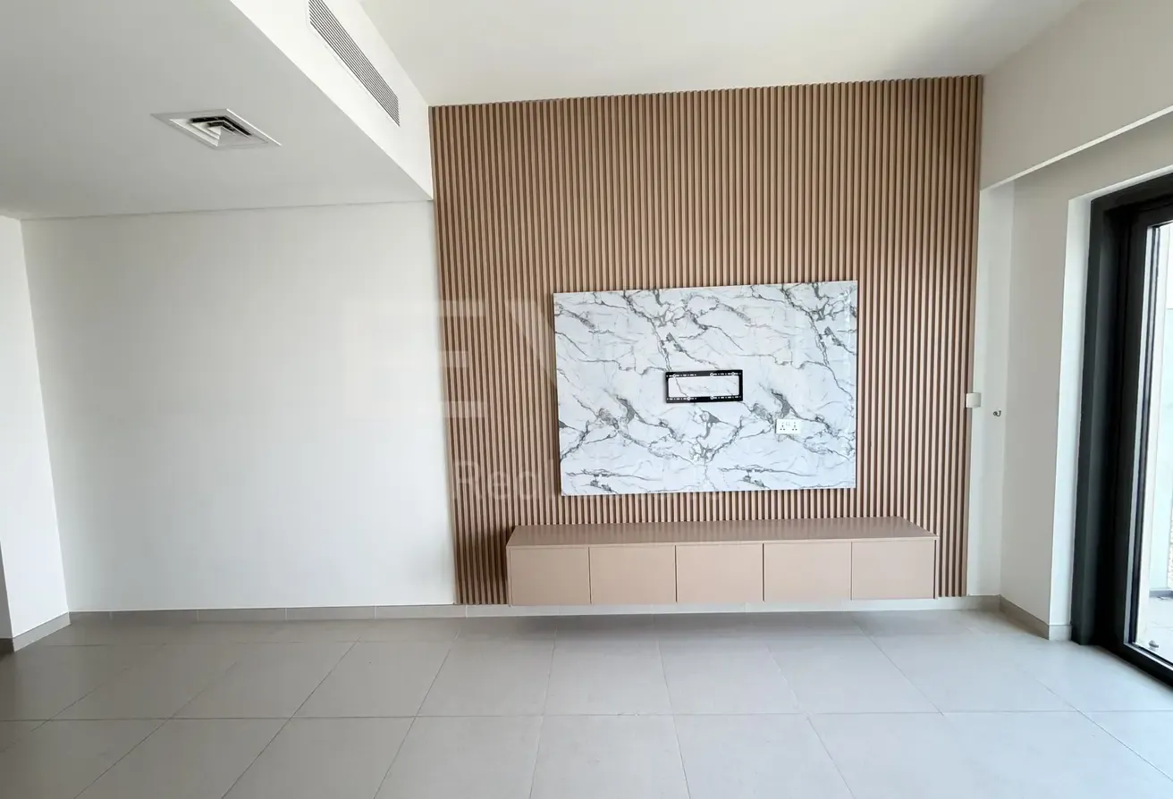 HiIGH FLOOR | VACANT NOW | SPACIOUS 2BR