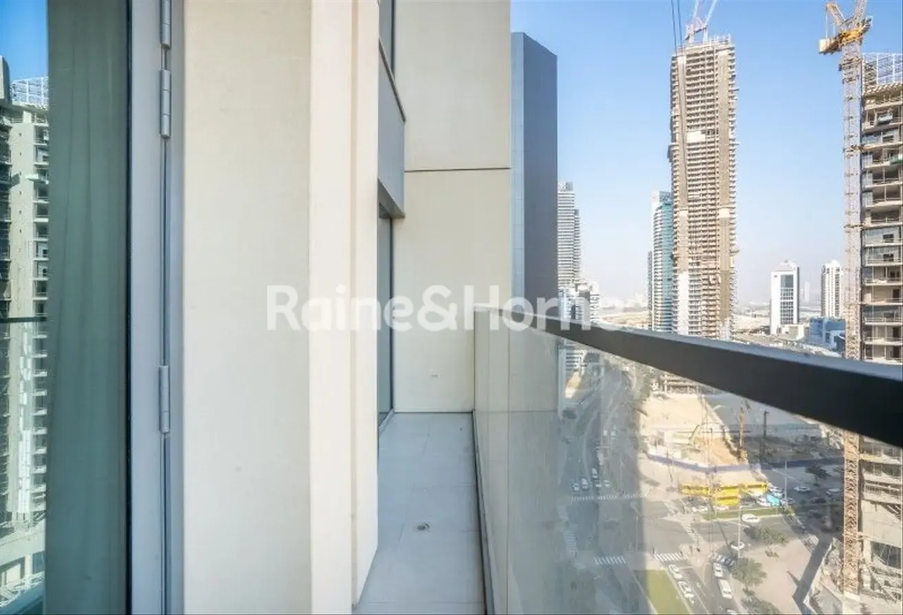 2 Bedrooms l Great Location l Fully Furnished