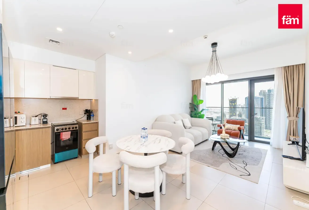 Fully Furnished 2 Br | Vacant | Prime Location