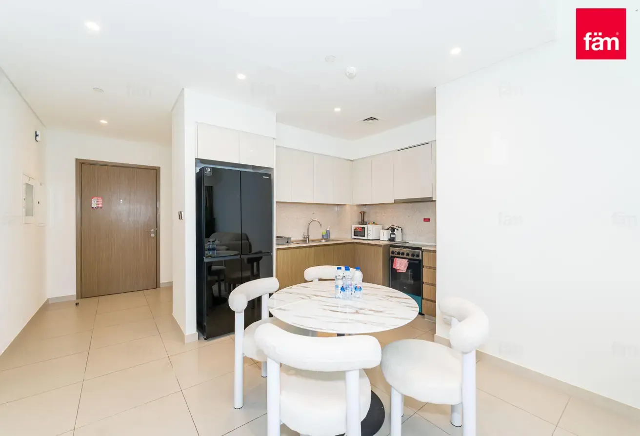 Fully Furnished 2 Br | Vacant | Prime Location