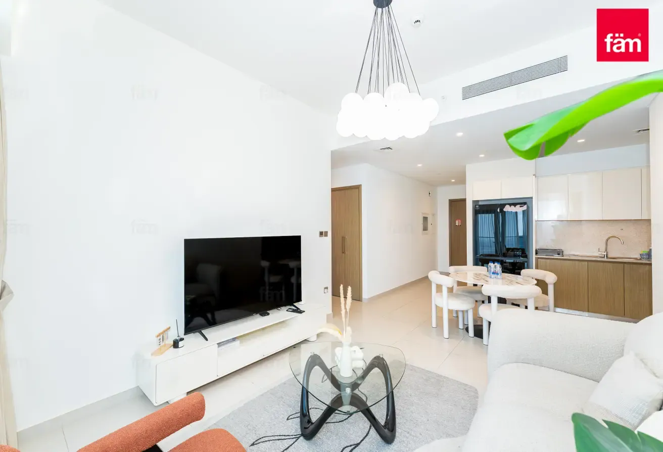 Fully Furnished 2 Br | Vacant | Prime Location