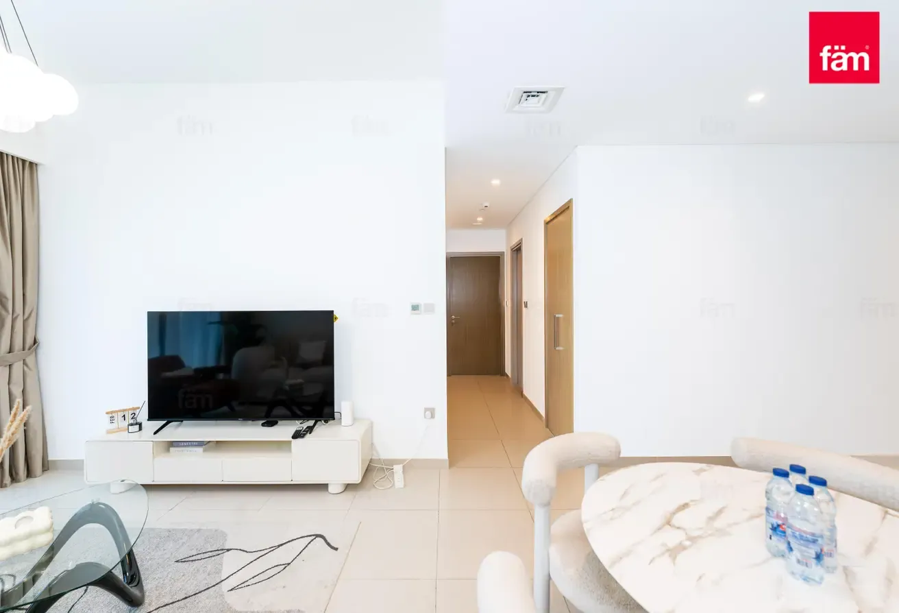 Fully Furnished 2 Br | Vacant | Prime Location