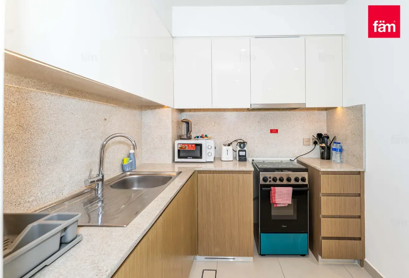 Fully Furnished 2 Br | Vacant | Prime Location