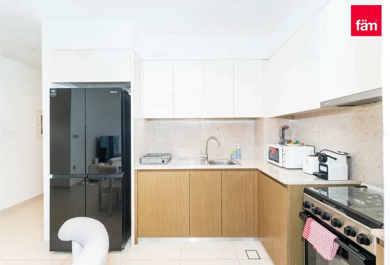 Fully Furnished 2 Br | Vacant | Prime Location
