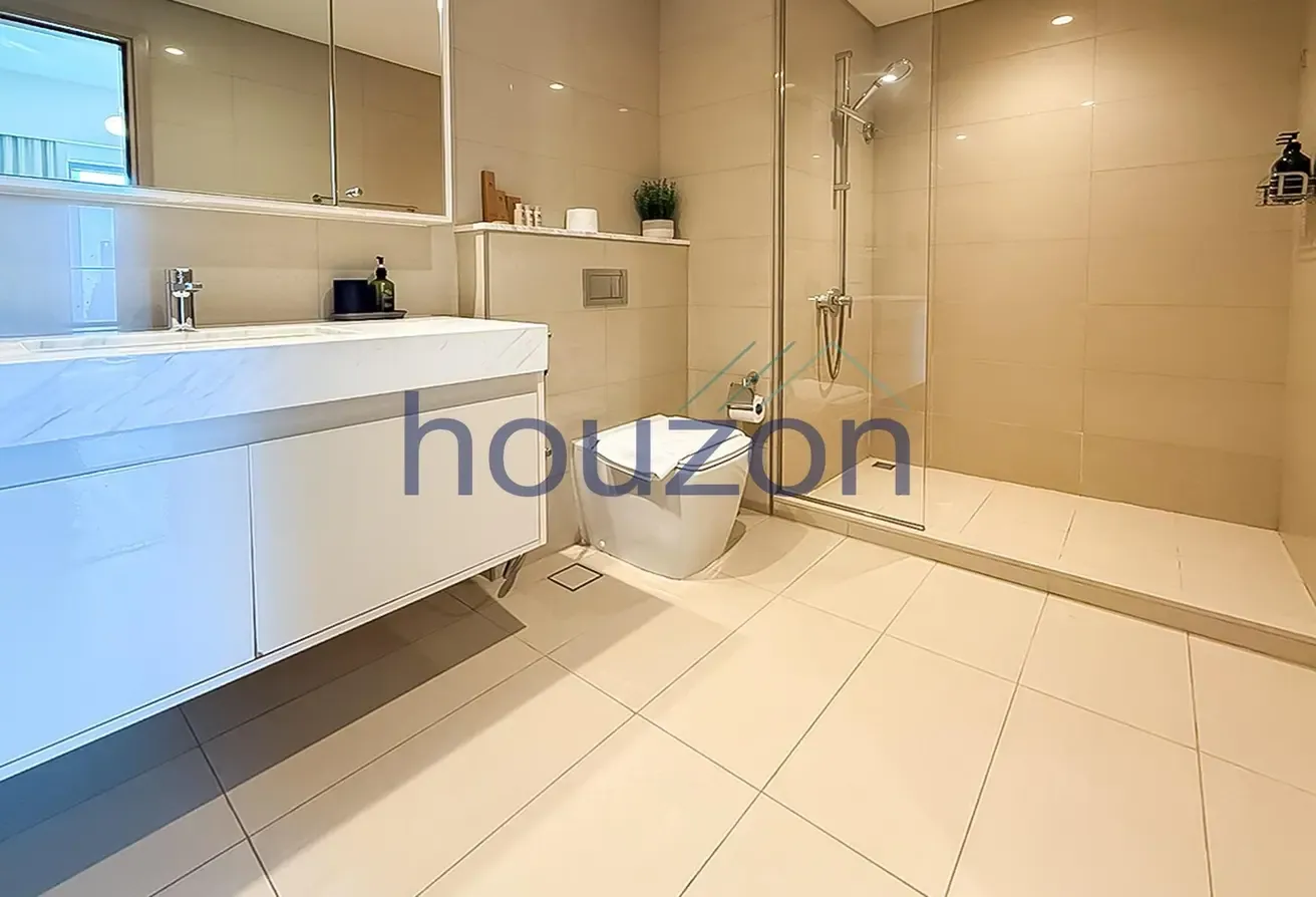Luxurious 2BR | Burj Khalifa View | Vacant