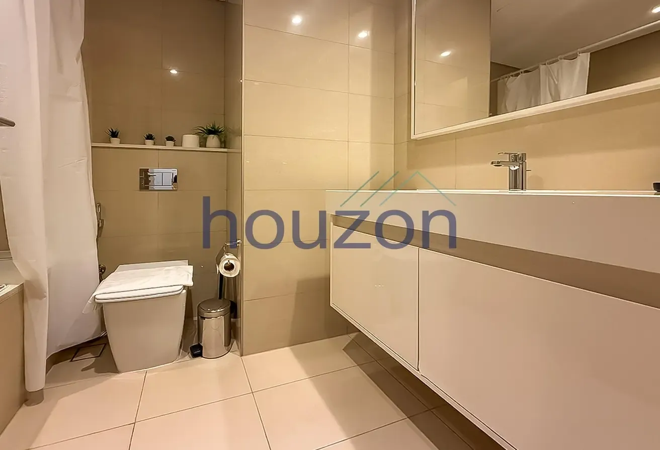 Luxurious 2BR | Burj Khalifa View | Vacant