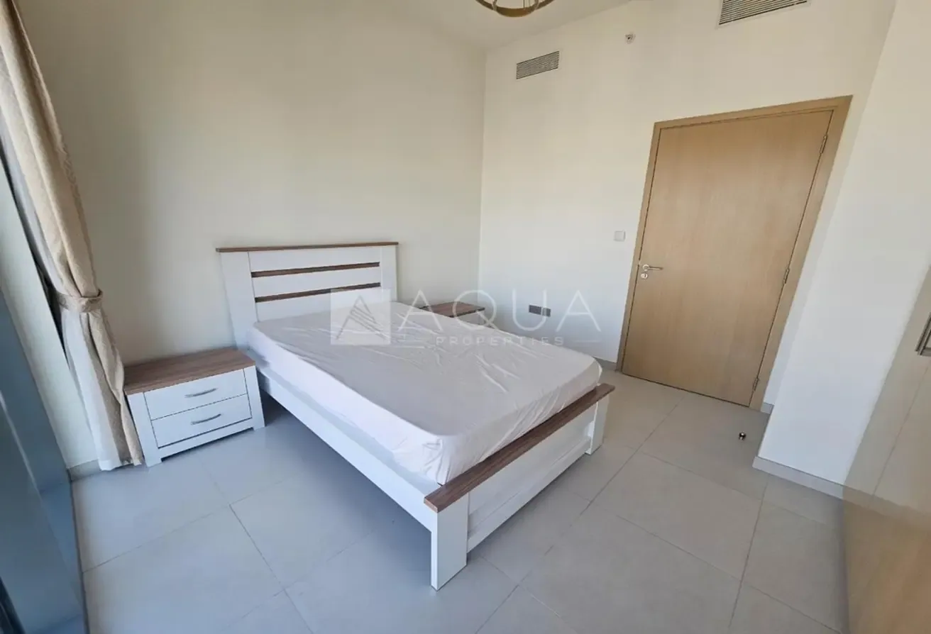 FULLY FURNISHED | SPACIOUS LAYOUT | VACANT NOW