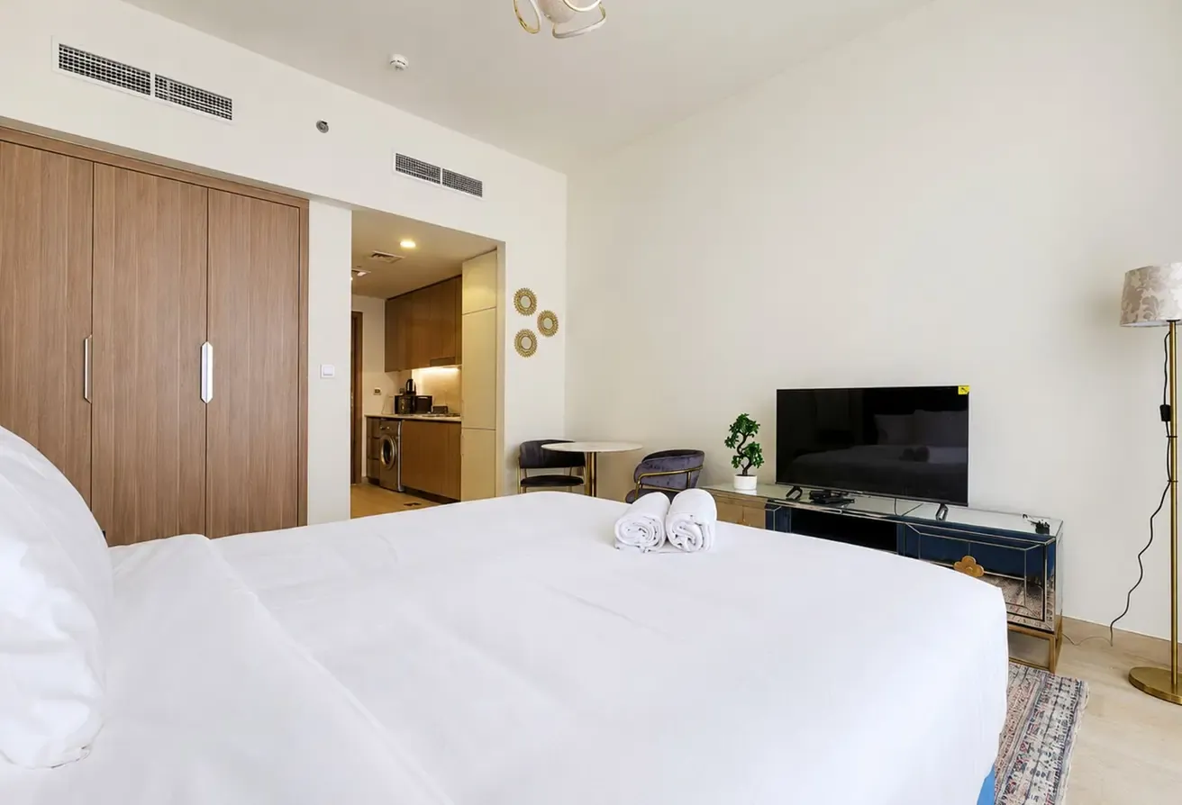 Burj Khalifa View | Vacant | Furnished