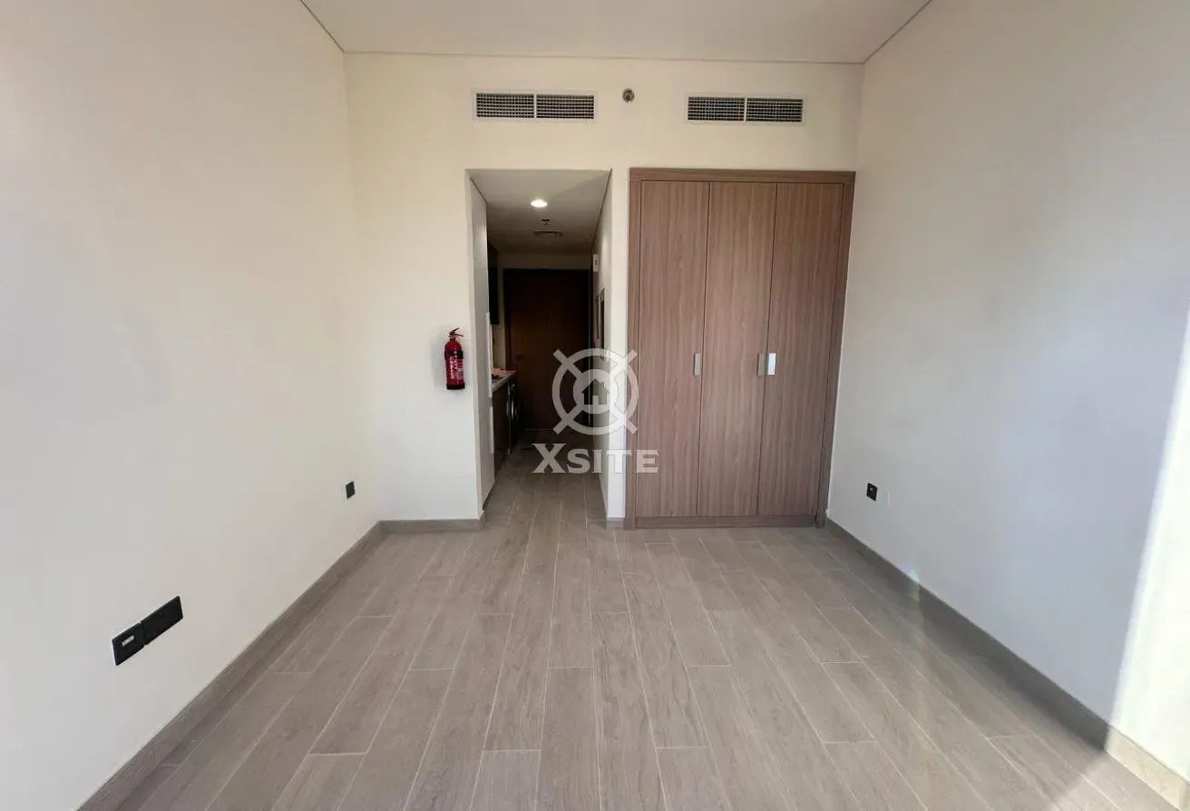 Cozy Studio | Pool View | Vacant Unit