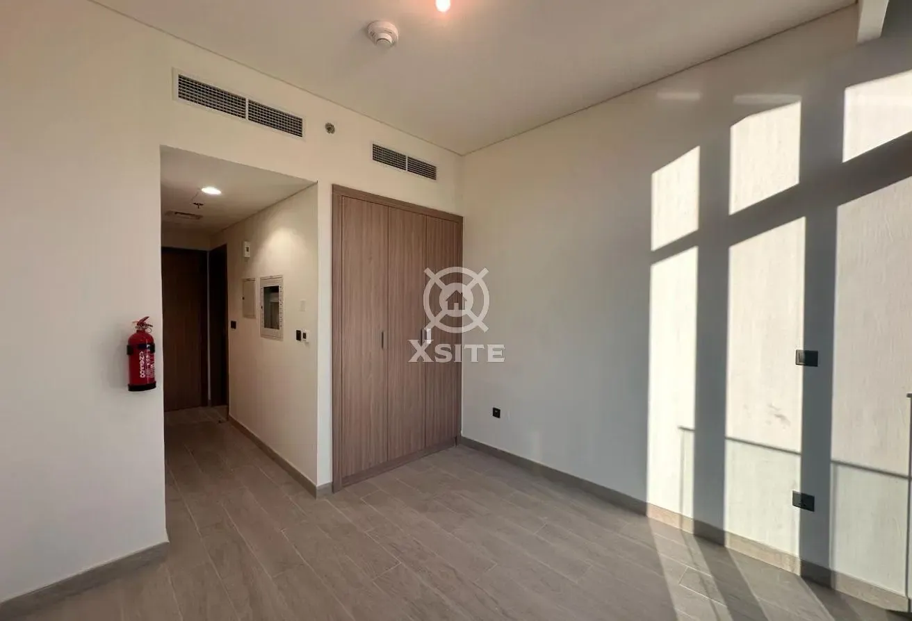 Cozy Studio | Pool View | Vacant Unit