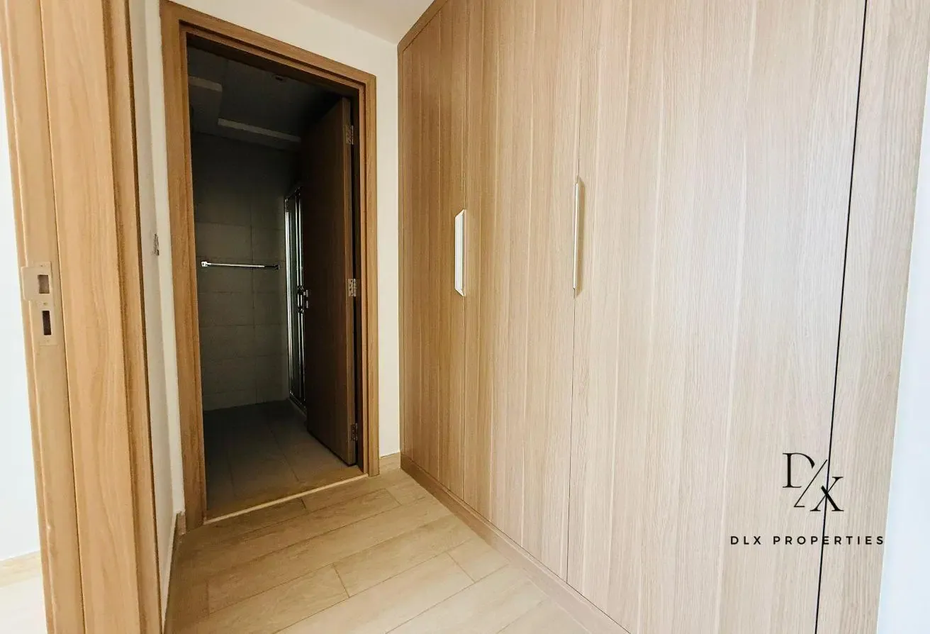 BURJ KHALIFA VIEW | SPACIOUS | READY TO MOVE