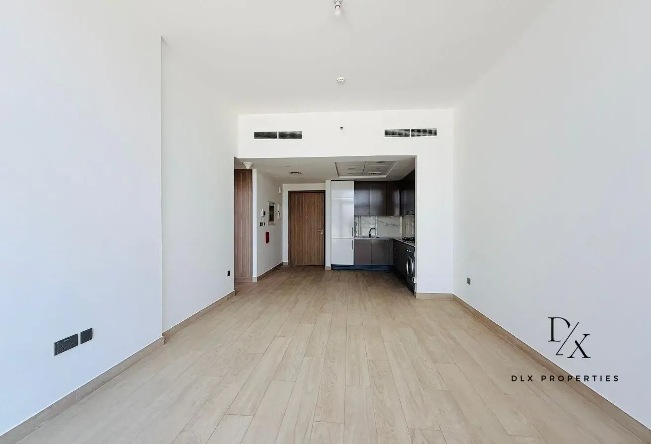 BURJ KHALIFA VIEW | SPACIOUS | READY TO MOVE