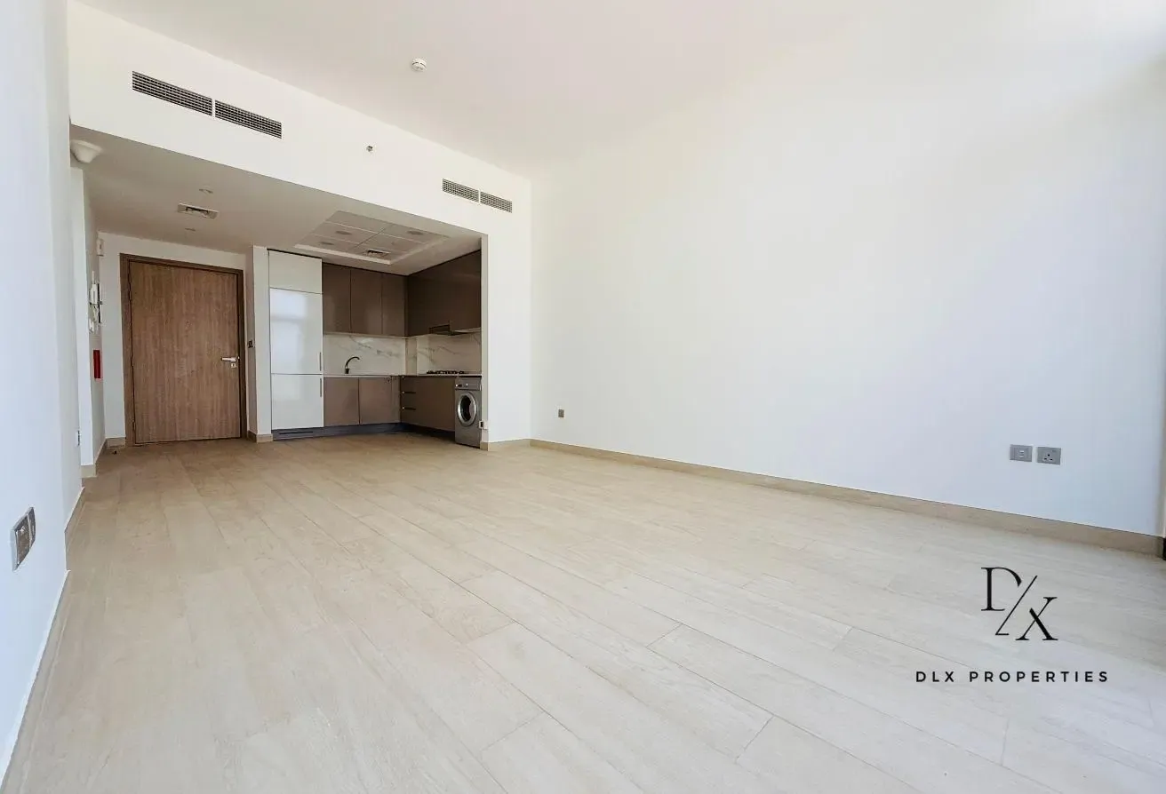 BURJ KHALIFA VIEW | SPACIOUS | READY TO MOVE