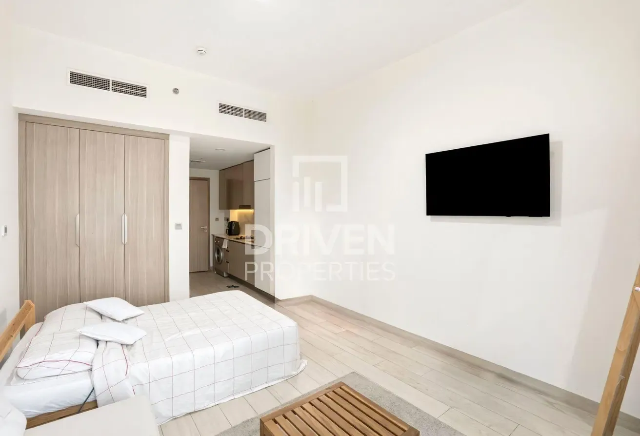 Furnish | Bright Stunning Studio | Open View