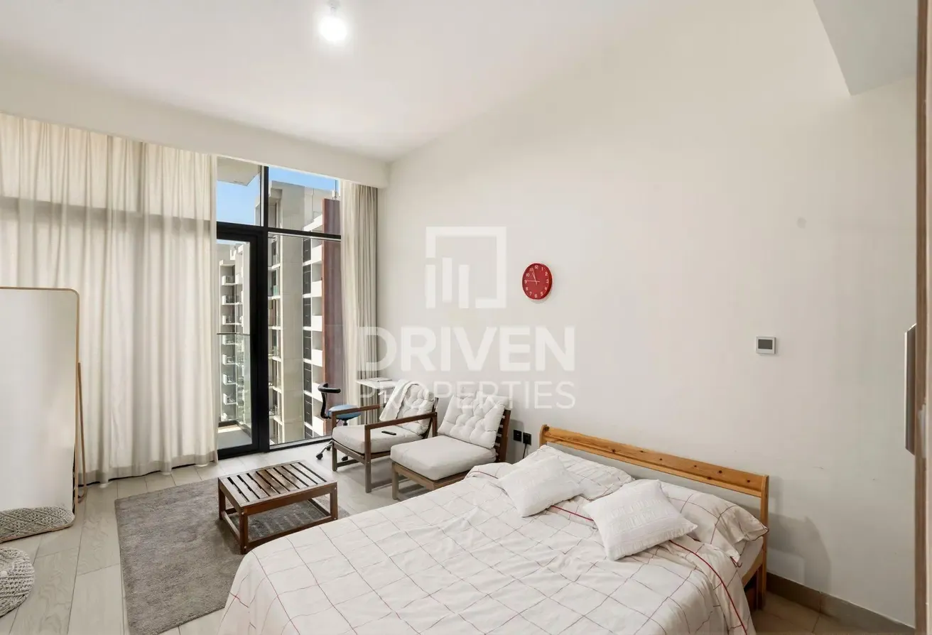 Furnish | Bright Stunning Studio | Open View