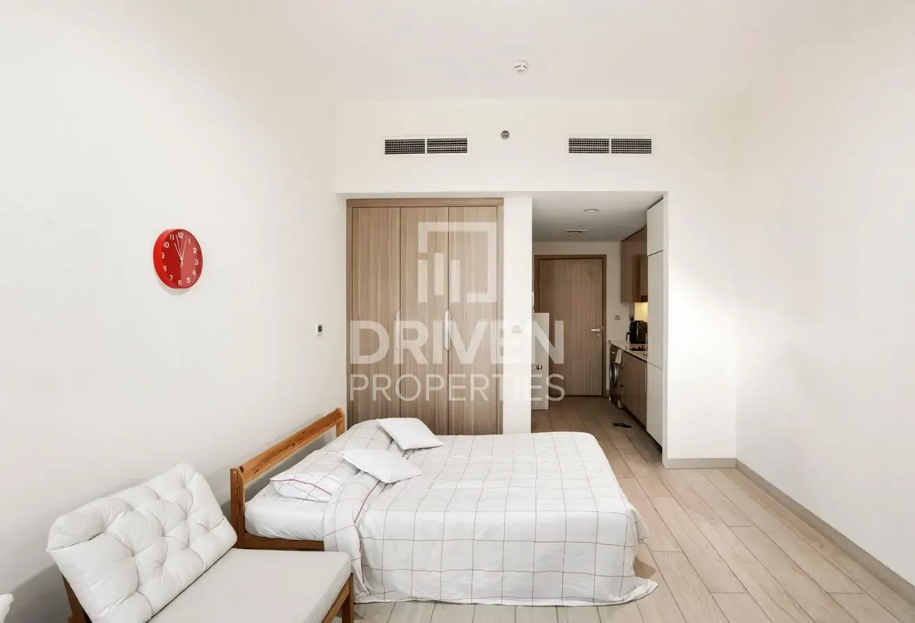 Furnish | Bright Stunning Studio | Open View