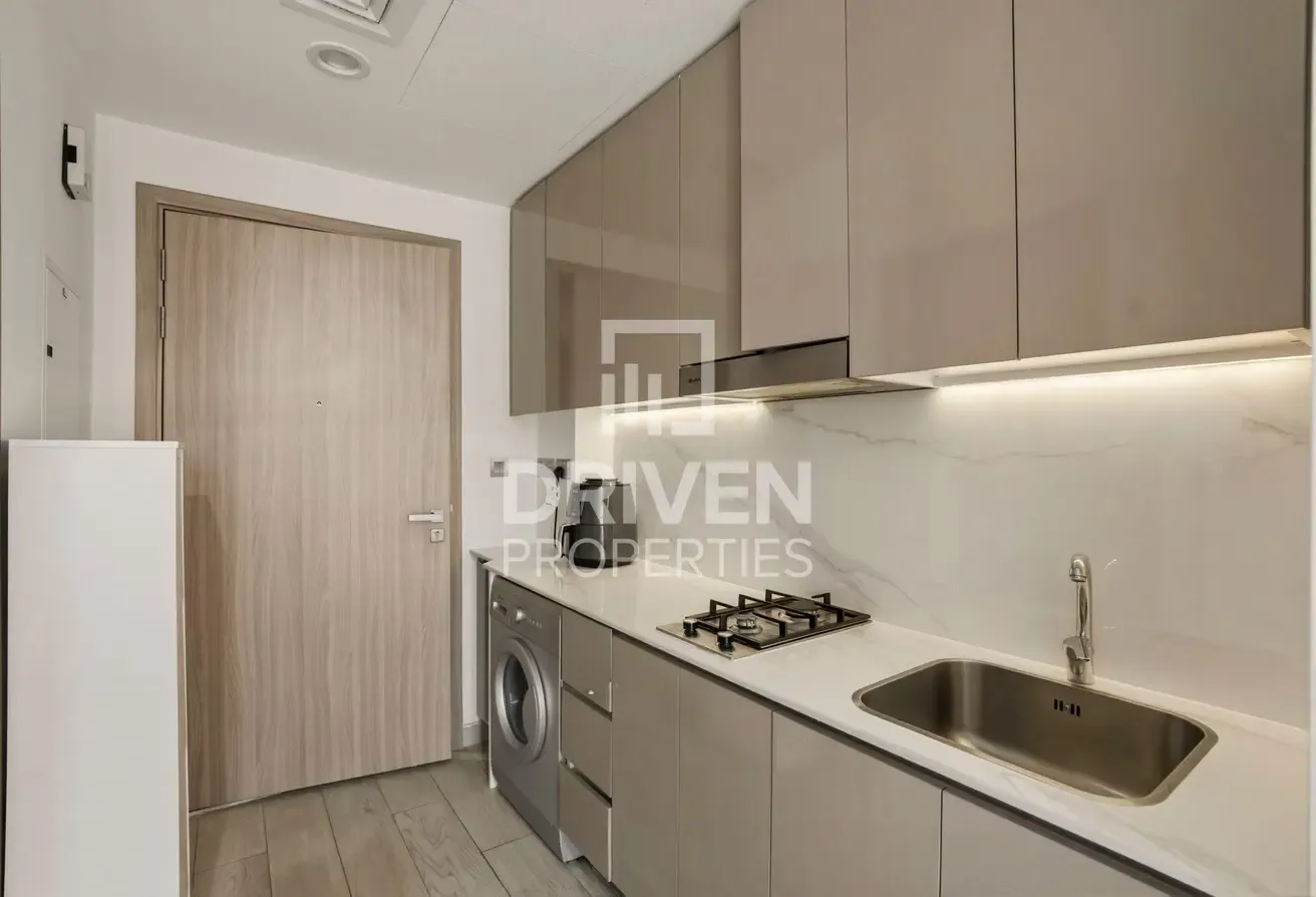 Furnish | Bright Stunning Studio | Open View