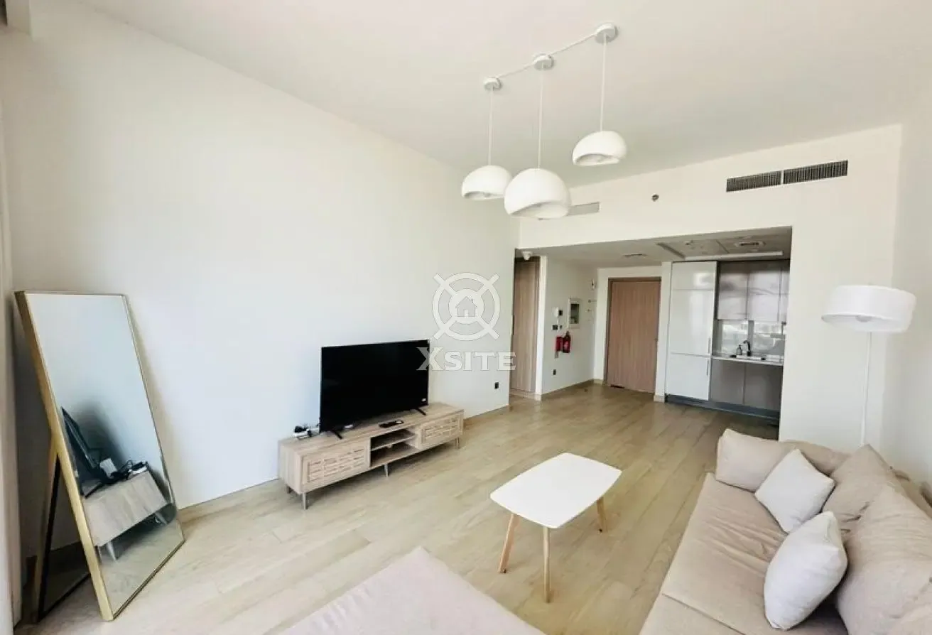 Elegant 1 BR | Fully Furnished | Community View