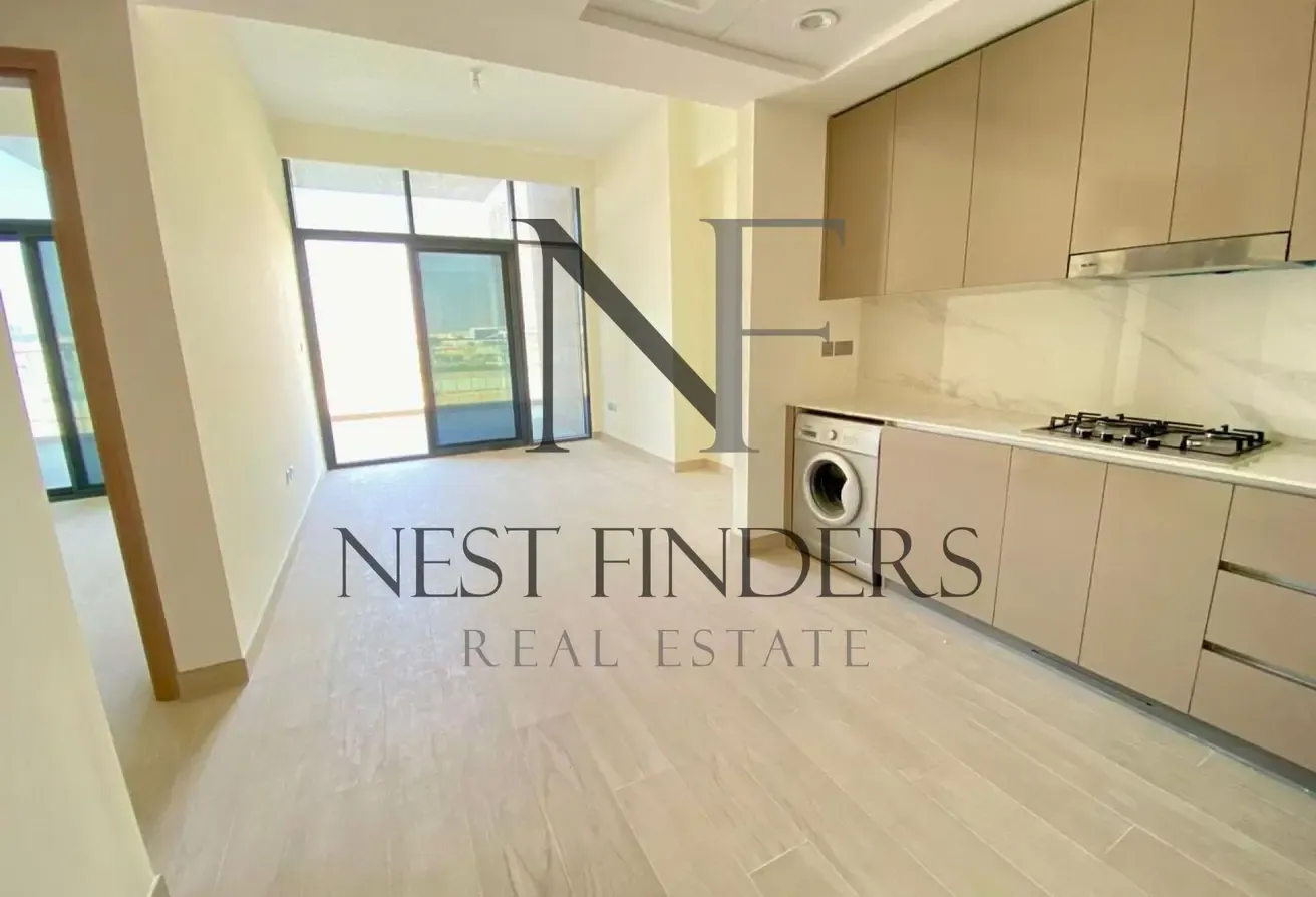 Up to 12 Cheques | Large Layout | Corner Unit