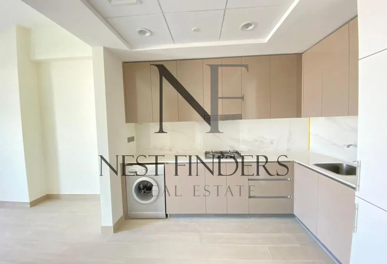 Up to 12 Cheques | Large Layout | Corner Unit