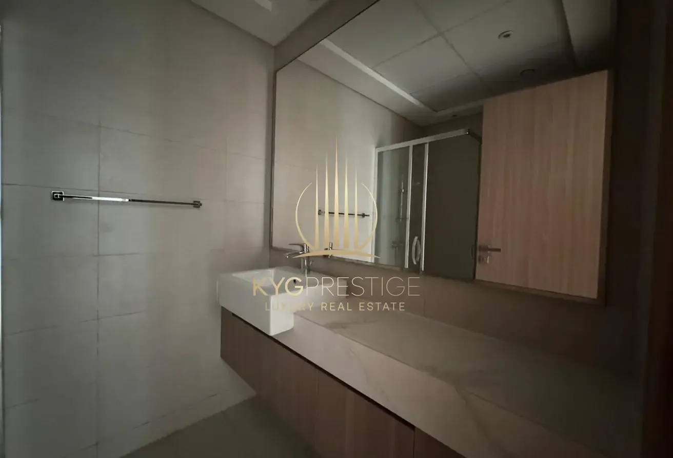 1BR with Large balcony | Vacant | Lagoon Views
