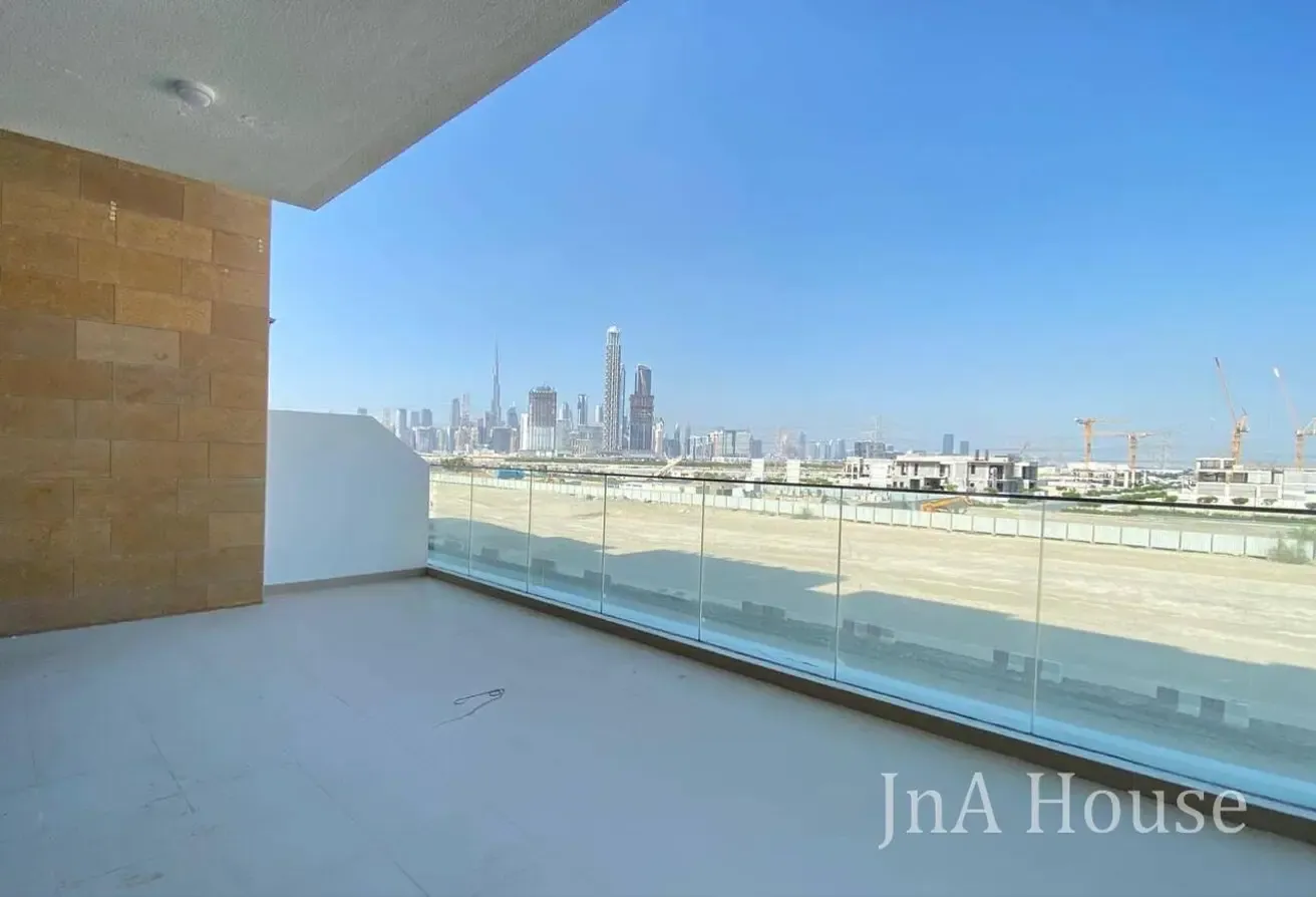 Huge balcony I Lagoon view I Ready to move in