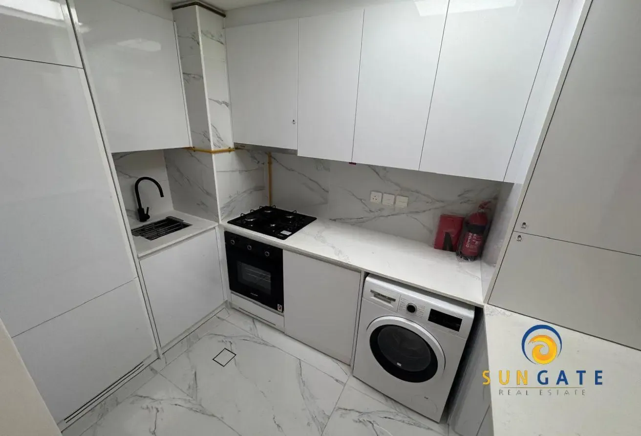 Vacant, Direct park view, Equipped kitchen