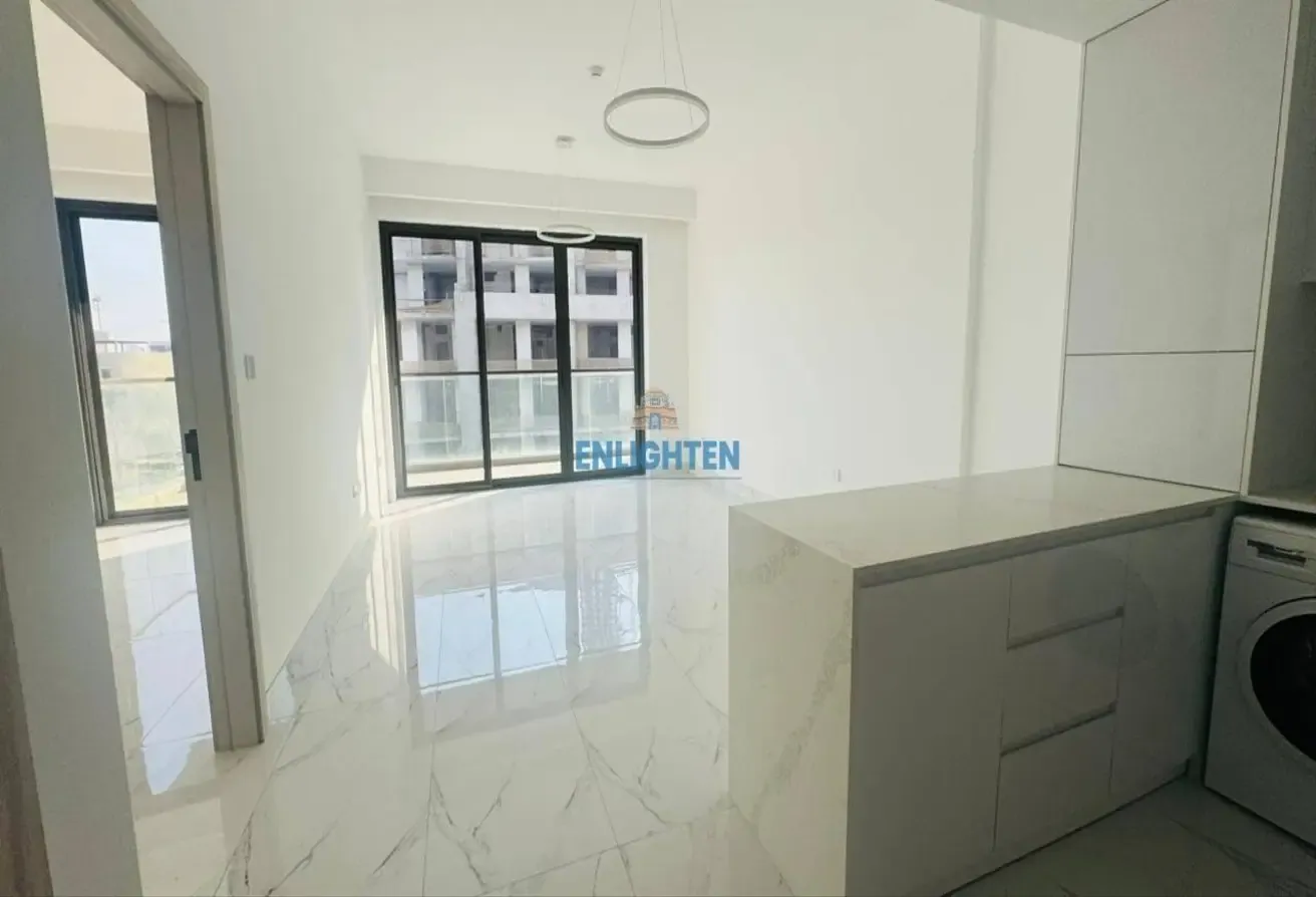 BRAND NEW | BRIGHT & MODERN LAYOUT | READY TO MOVE