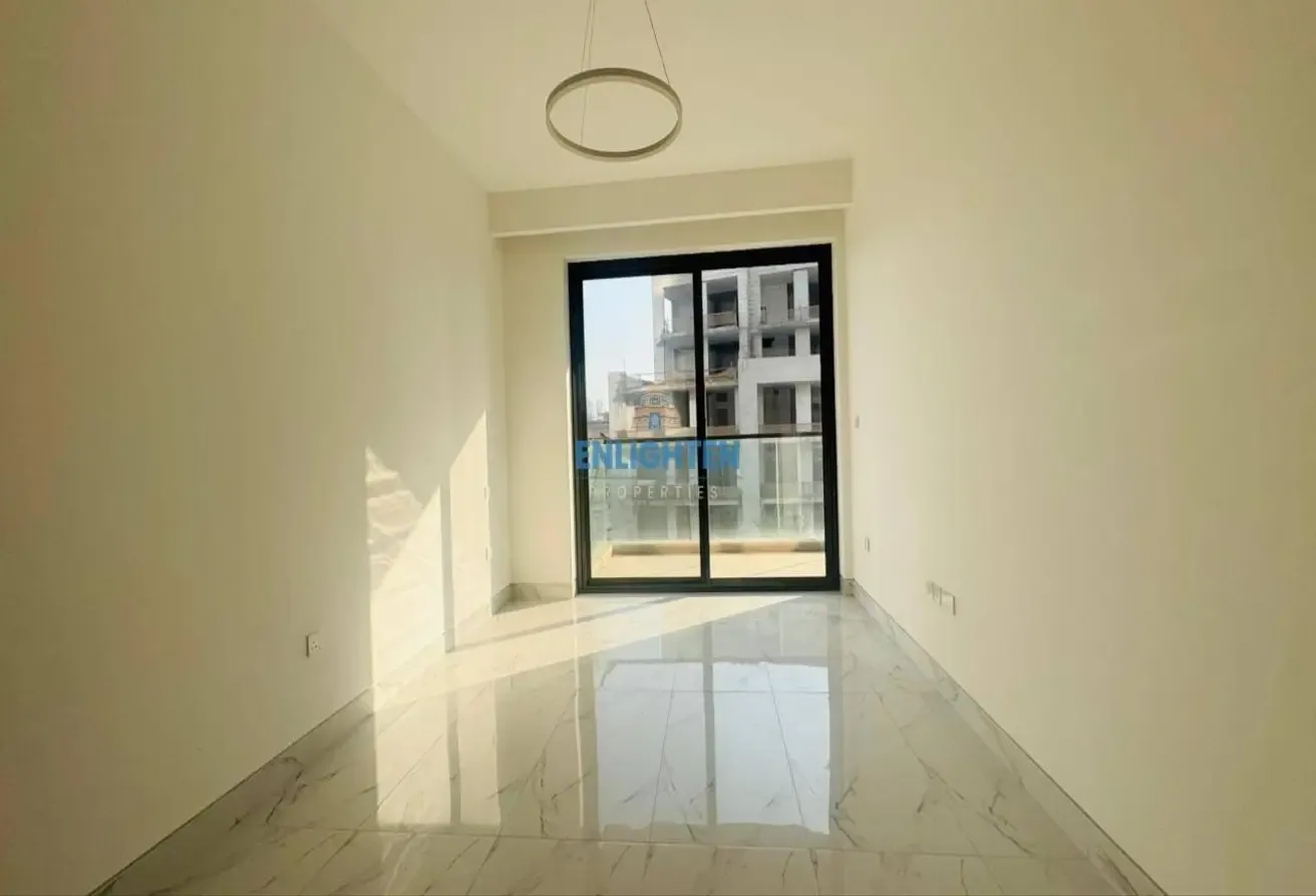 BRAND NEW | BRIGHT & MODERN LAYOUT | READY TO MOVE