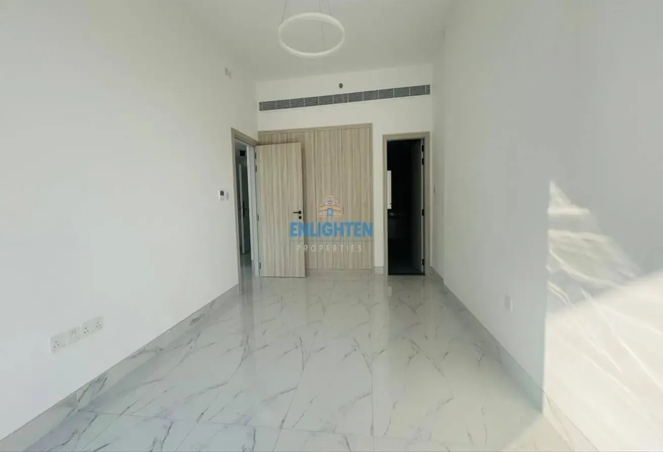 BRAND NEW | BRIGHT & MODERN LAYOUT | READY TO MOVE
