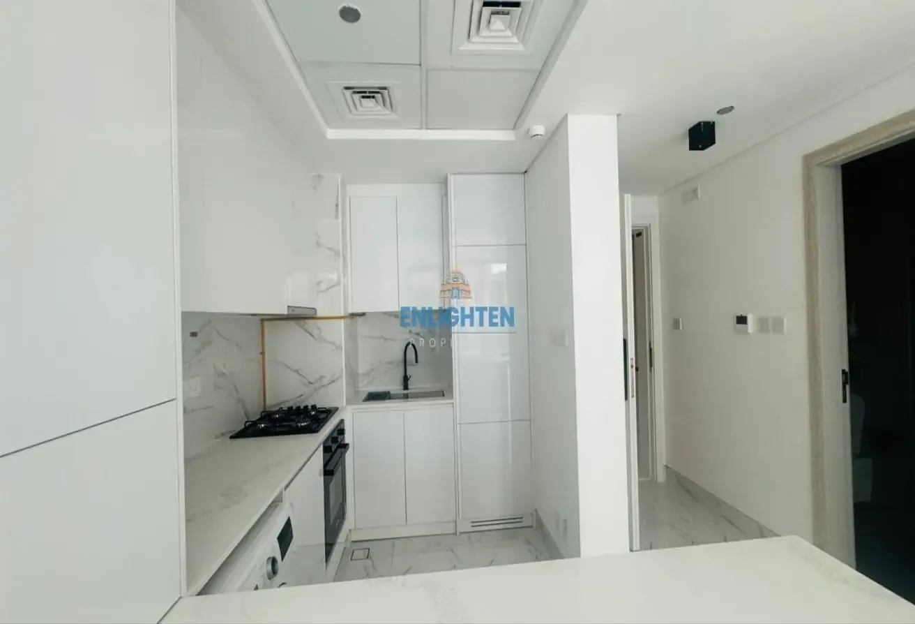 BRAND NEW | BRIGHT & MODERN LAYOUT | READY TO MOVE