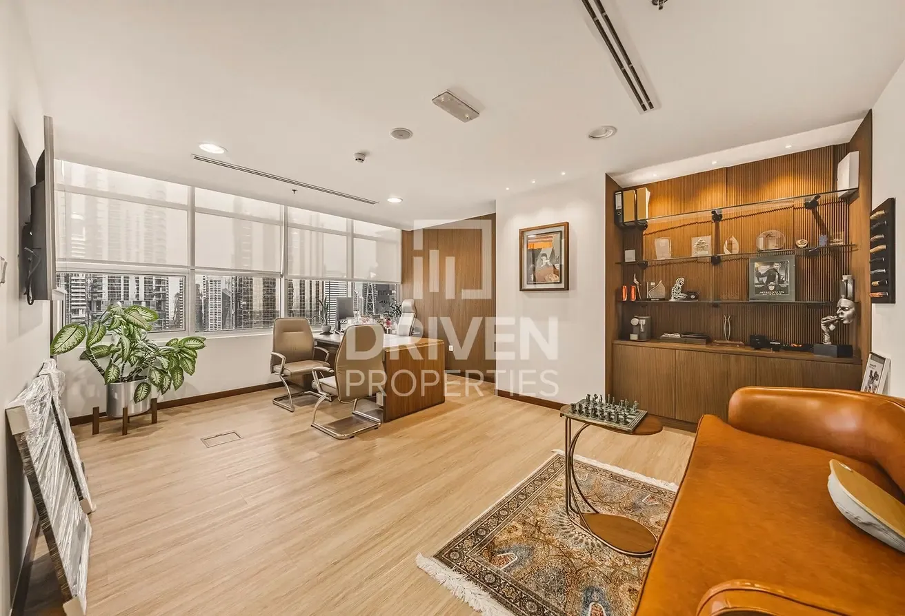 Premium Office | Custom-made furniture | DMCC