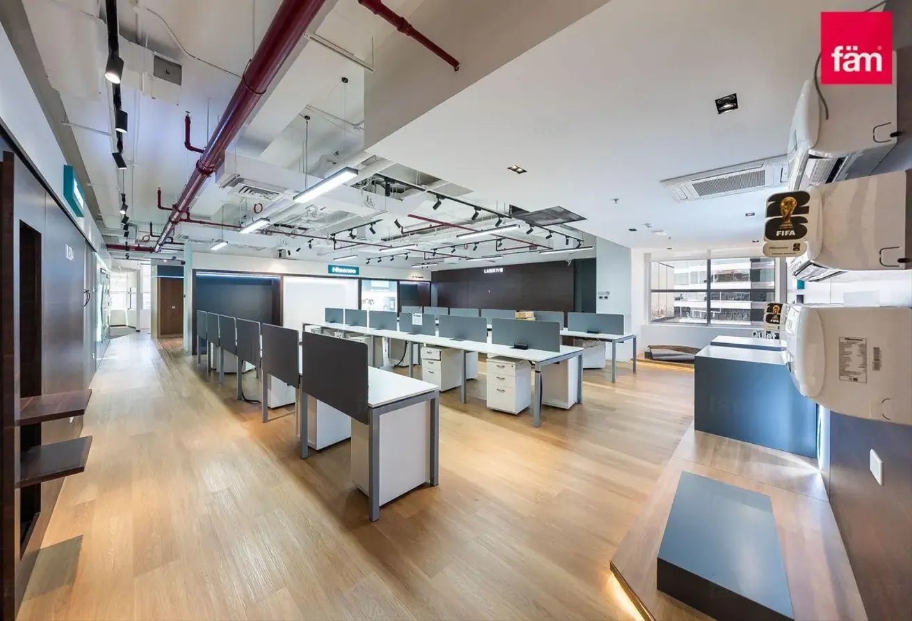 Executive Office | High Floor | Community Expert