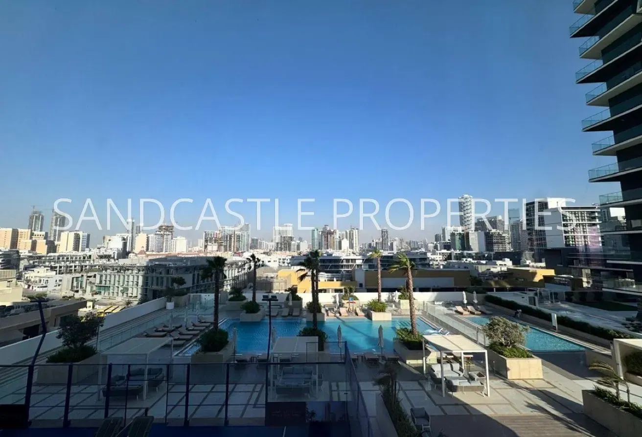 Vacant | Pool View | Exclusive Unit