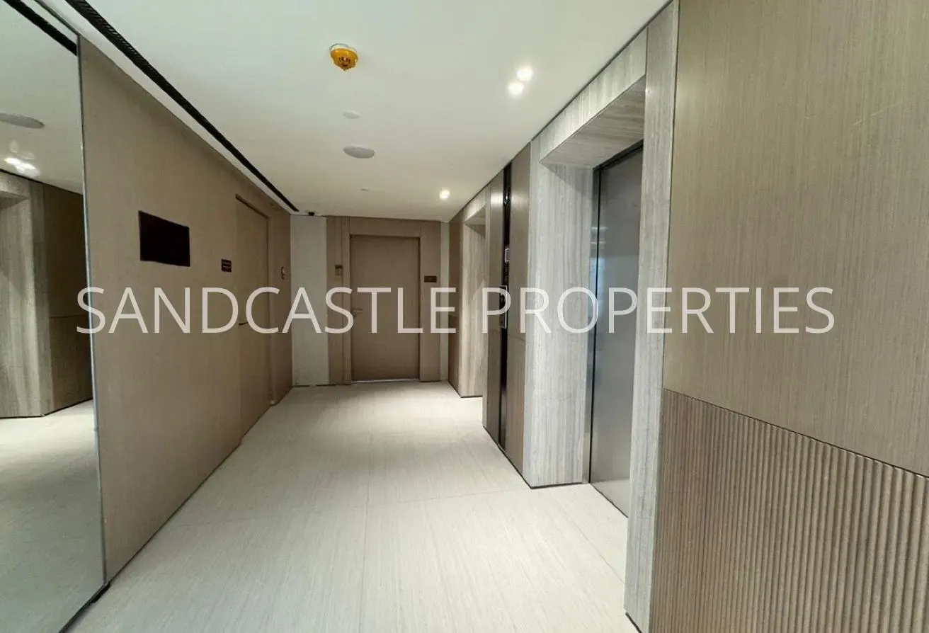 Vacant | Pool View | Exclusive Unit