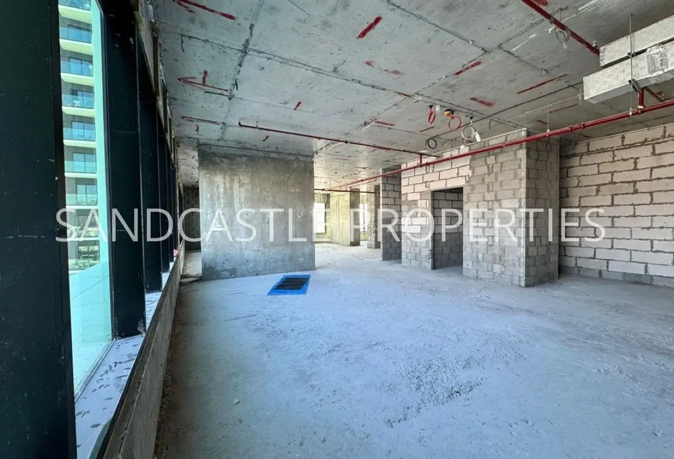 Vacant | Pool View | Exclusive Unit