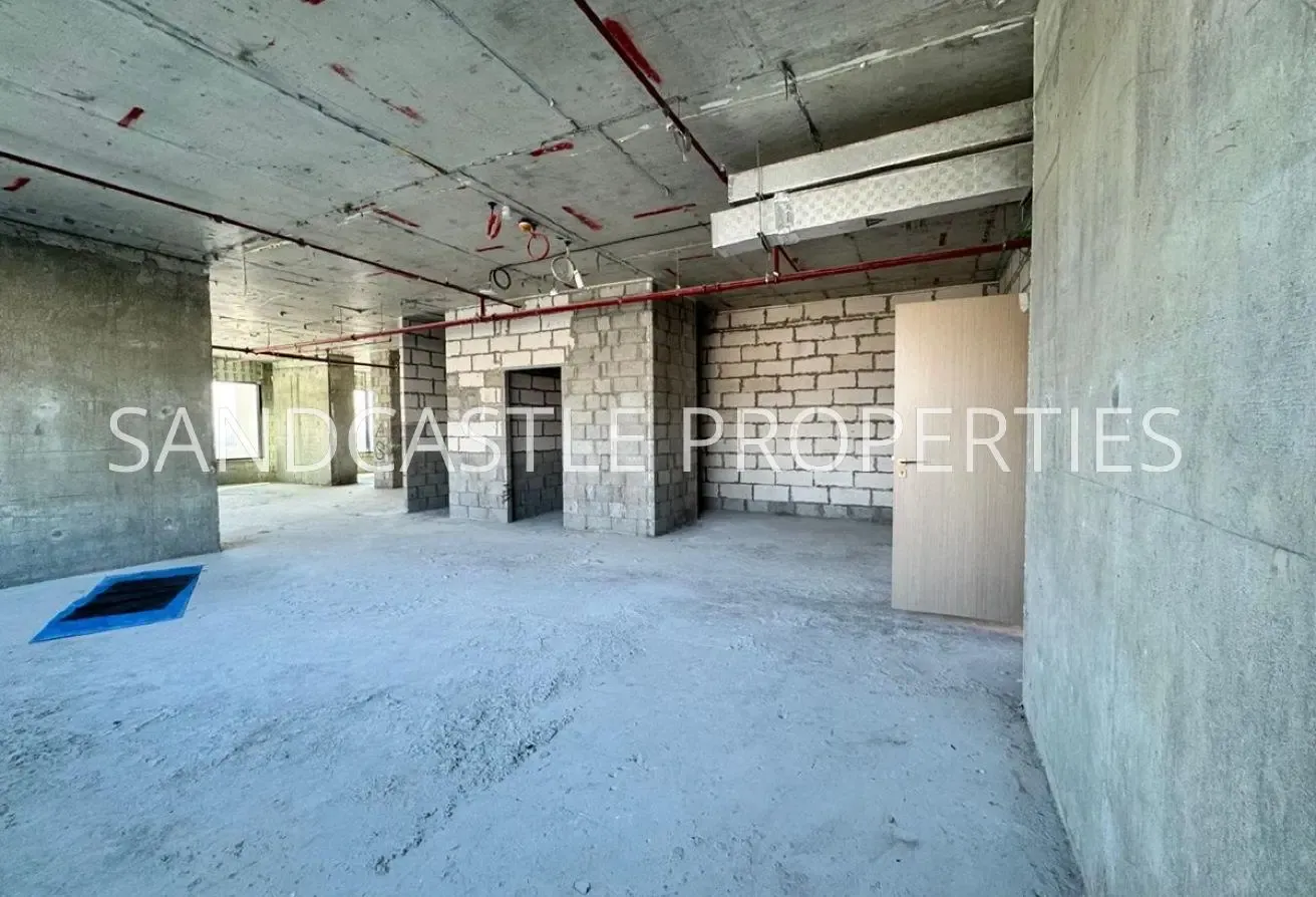 Vacant | Pool View | Exclusive Unit