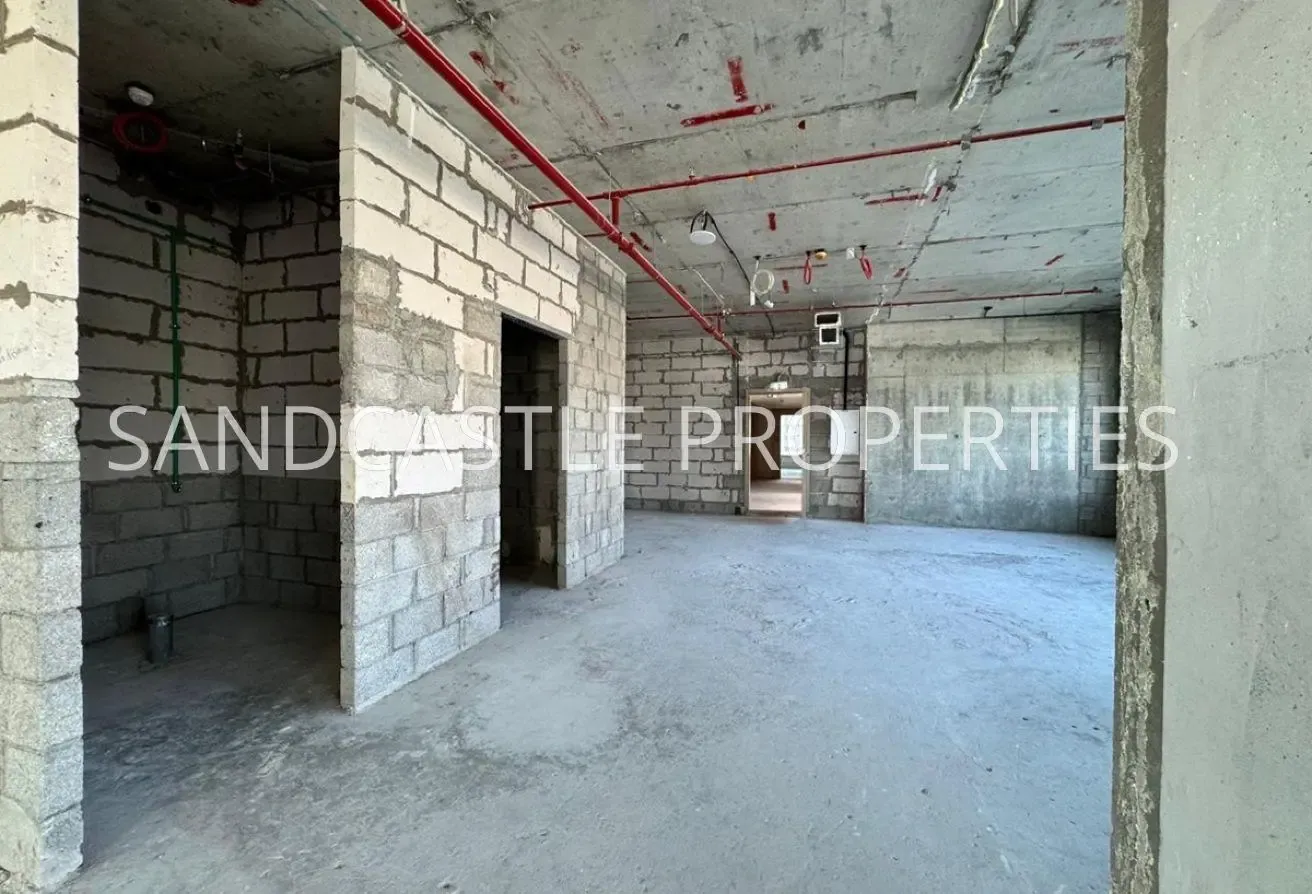 Vacant | Pool View | Exclusive Unit