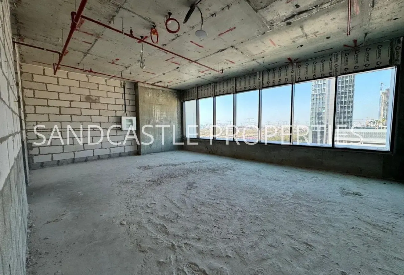 Vacant | Pool View | Exclusive Unit