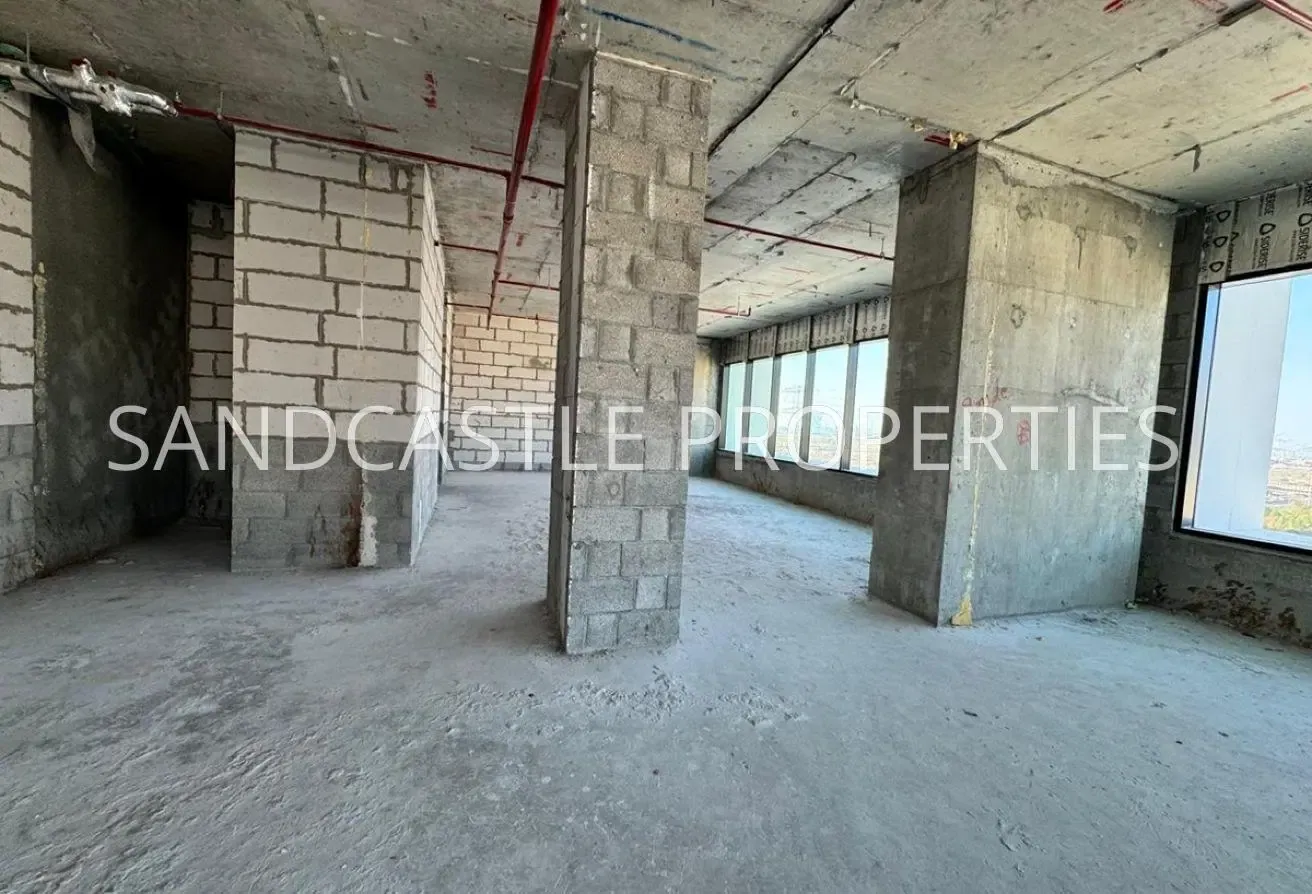 Vacant | Pool View | Exclusive Unit
