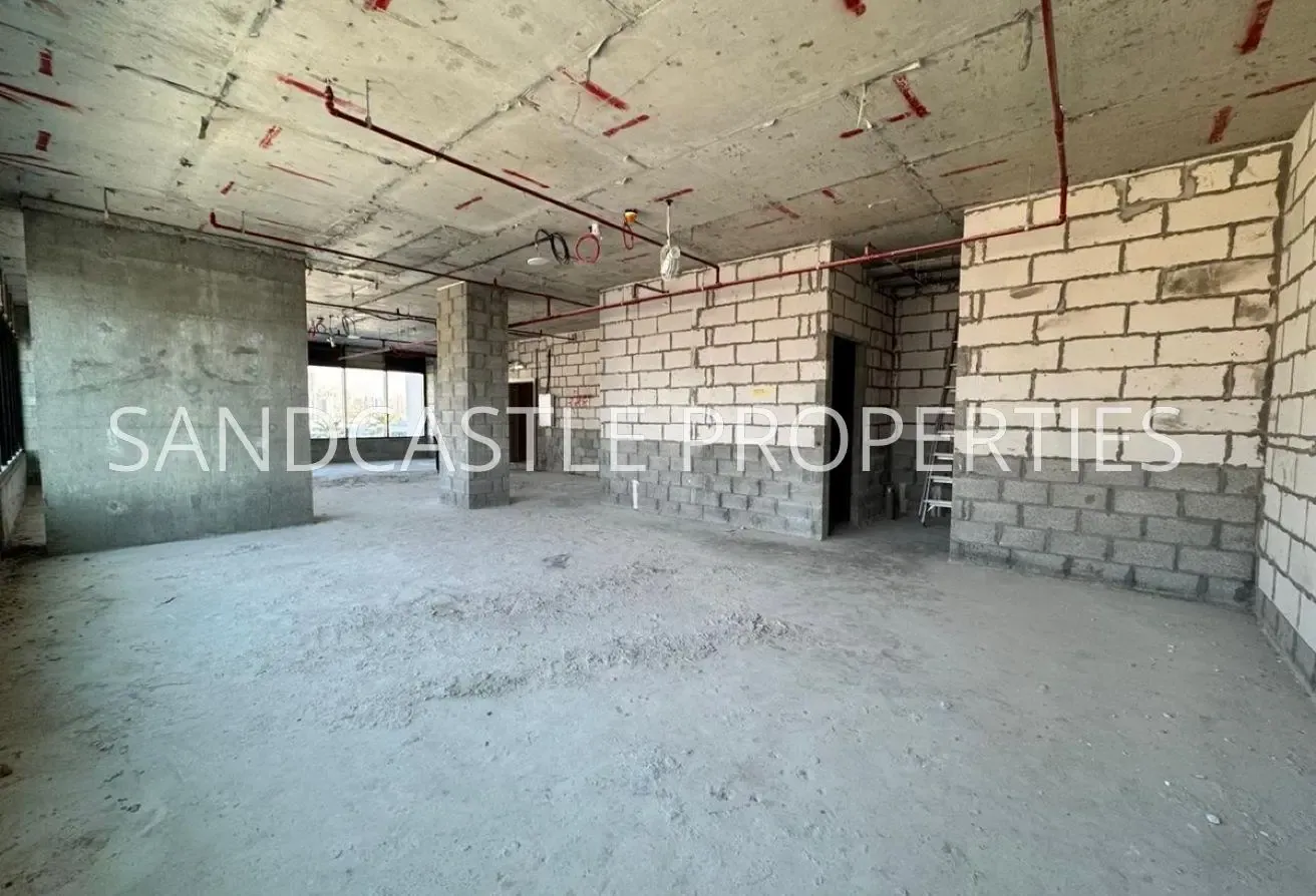 Vacant | Pool View | Exclusive Unit