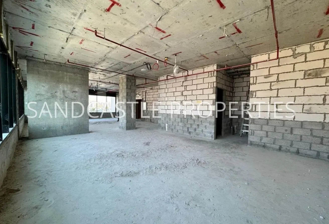 Vacant | Pool View | Exclusive Unit
