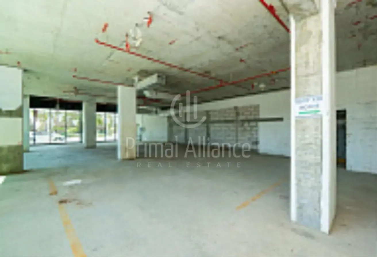 Large FB Category | 40 kW | Wide Frontage | 4 Park