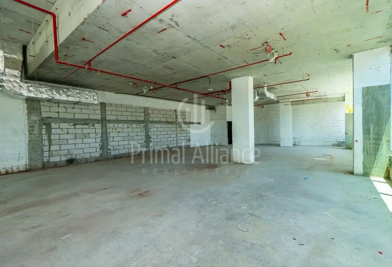 Large FB Category | 40 kW | Wide Frontage | 4 Park