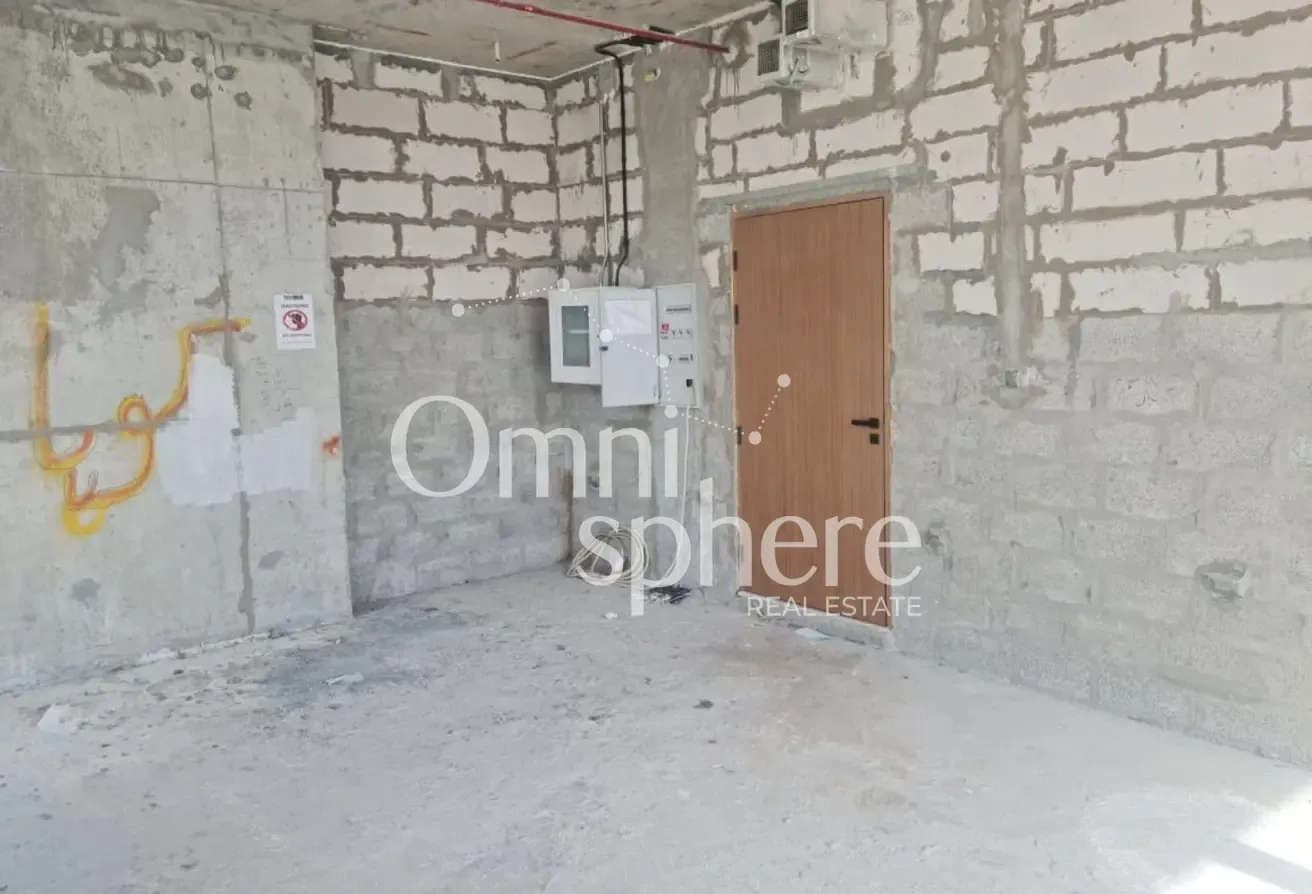 Corner Unit | Vacant | Prime Location